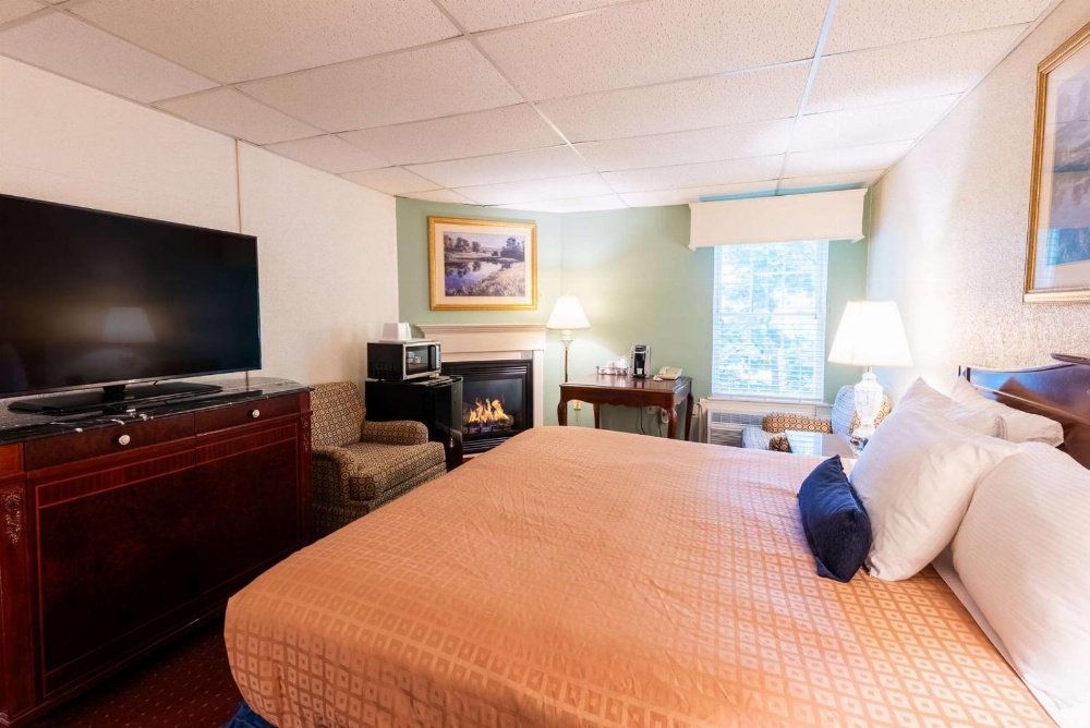 Fireside Inn and Suites Bangor Main image