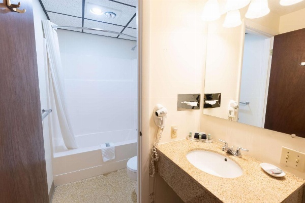 Fireside Inn and Suites Bangor Main image