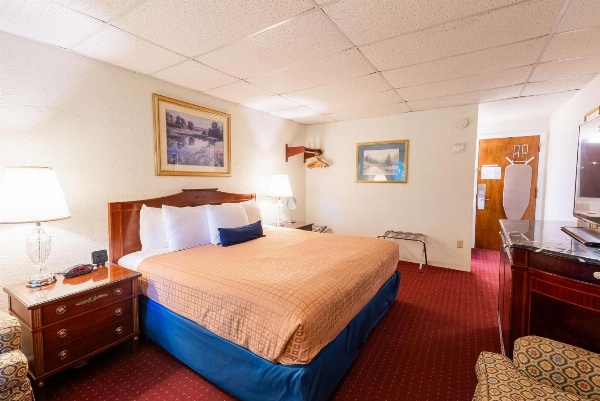 Fireside Inn and Suites Bangor image 6