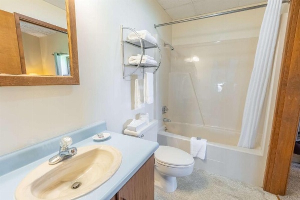 Fireside Inn and Suites Bangor image 9